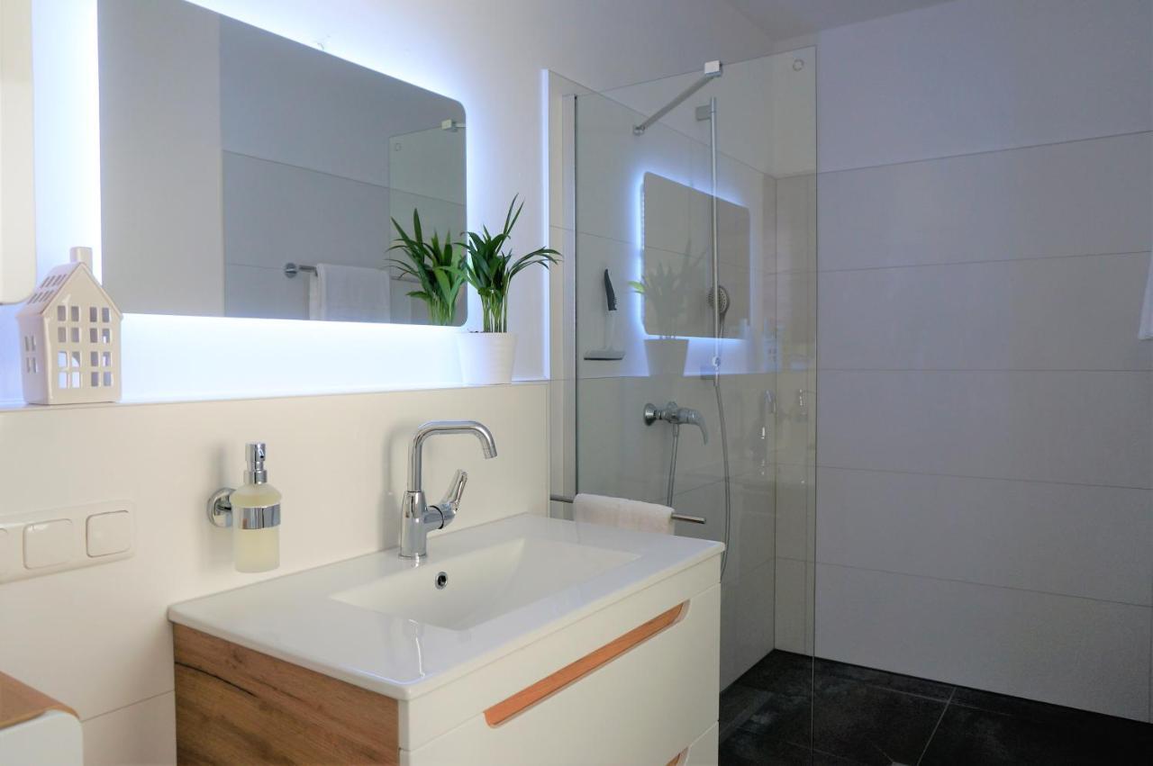 Mein Apartment, Stars Mit Balkon Und Klima Fuer Bis Zu 4 Personen Frankenthal  Luaran gambar