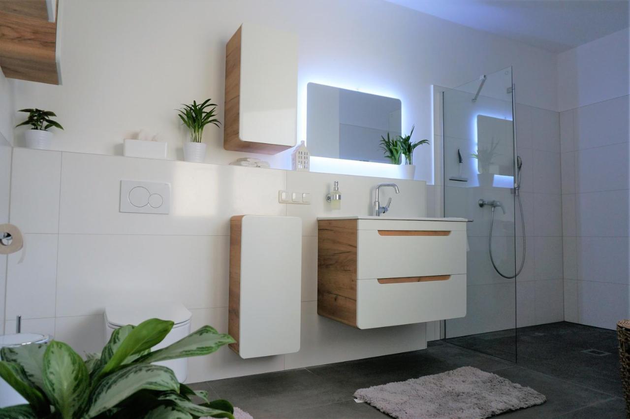 Mein Apartment, Stars Mit Balkon Und Klima Fuer Bis Zu 4 Personen Frankenthal  Luaran gambar