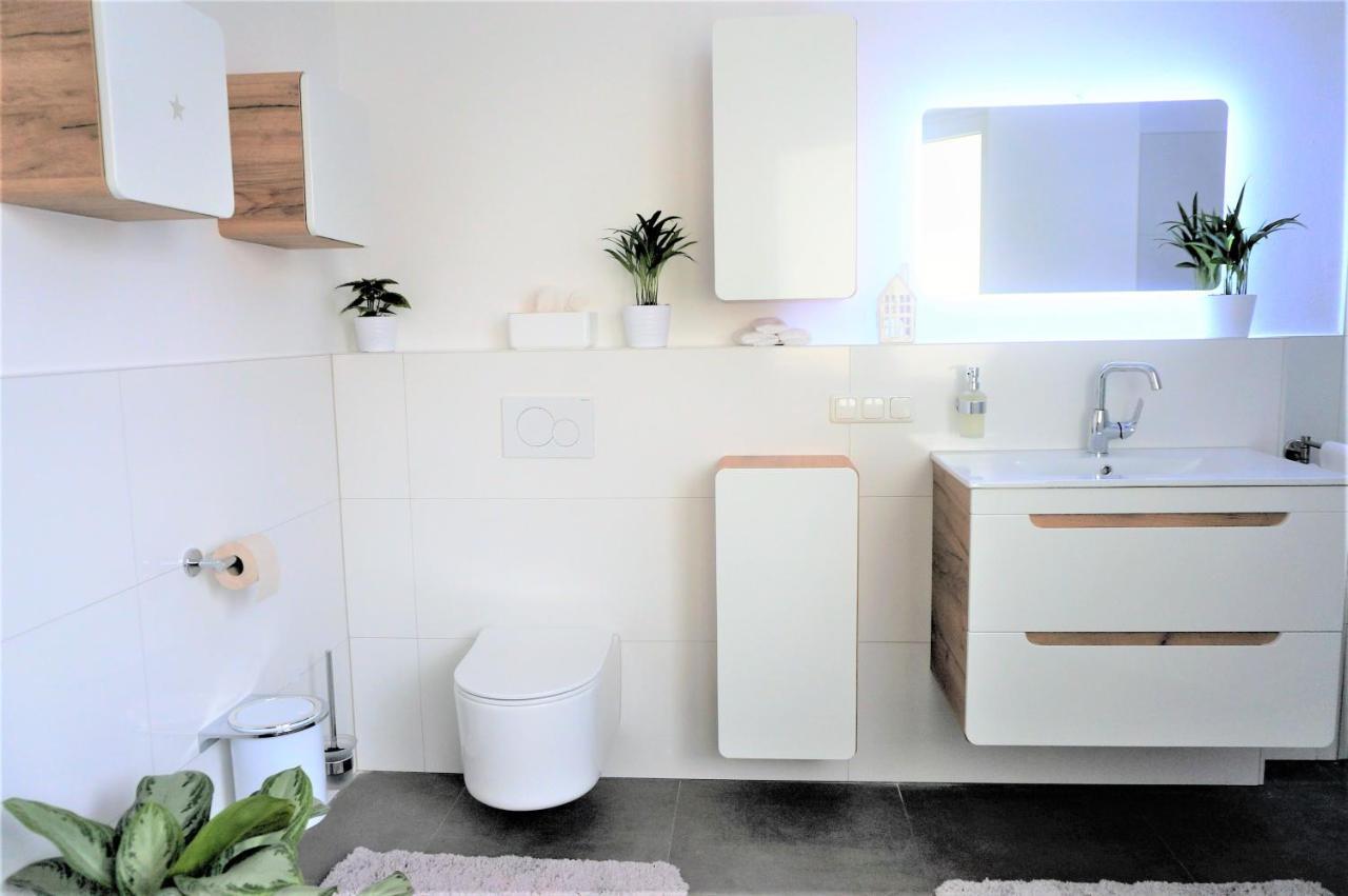 Mein Apartment, Stars Mit Balkon Und Klima Fuer Bis Zu 4 Personen Frankenthal  Luaran gambar