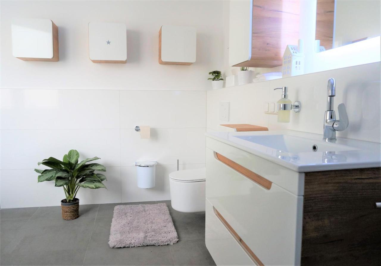 Mein Apartment, Stars Mit Balkon Und Klima Fuer Bis Zu 4 Personen Frankenthal  Luaran gambar